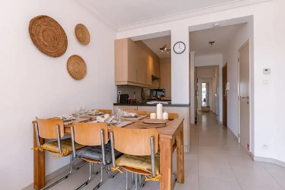 Lovely Sunny Flat Just Near the Beach and the sea