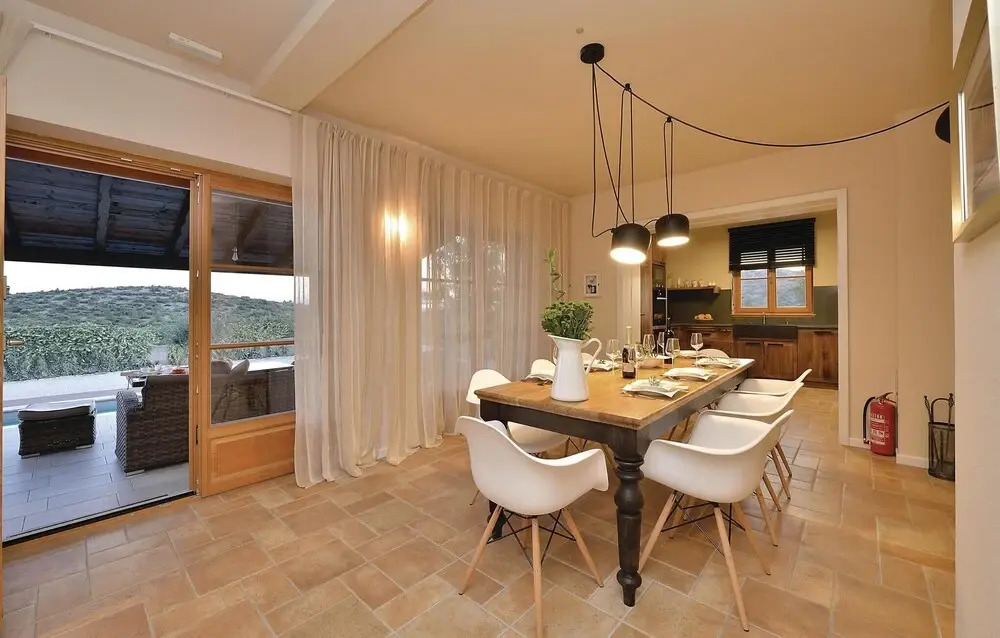 Amazing Home in Jadrija with Hot Tub, Sauna & 4 Bedrooms