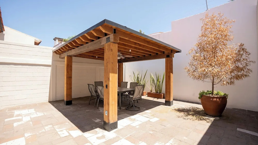 4BR Private Sanctuary with Pools and Gym