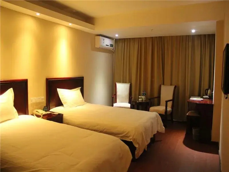 GreenTree Inn Guangdong Guangzhou Baiyun West Huangshi Road Express Hotel