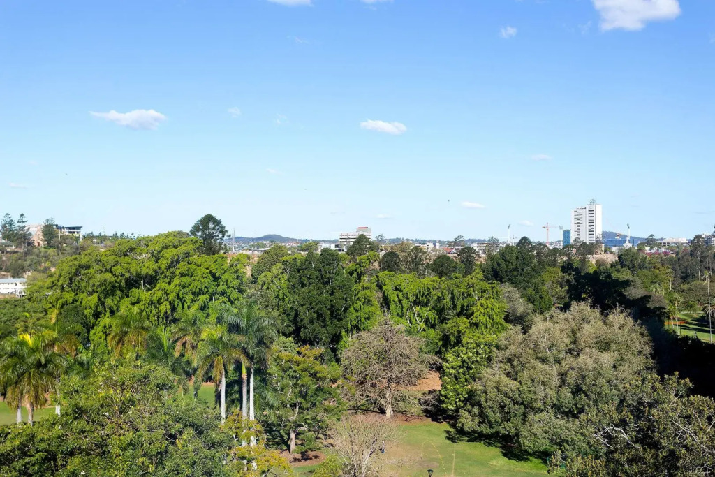 Royal On The Park