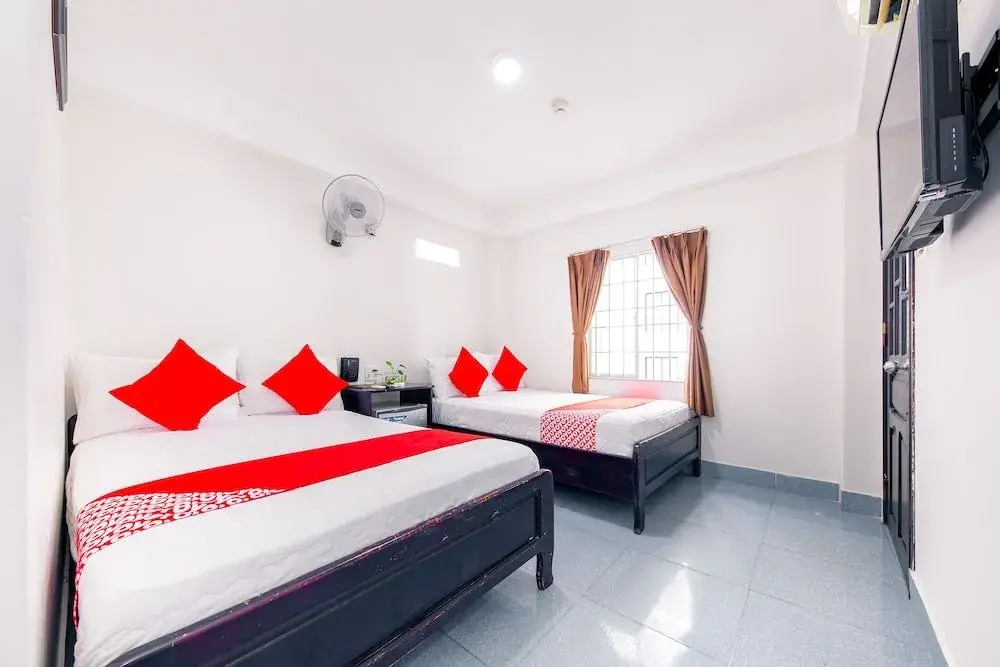 OYO 385 Gia Huy Hotel