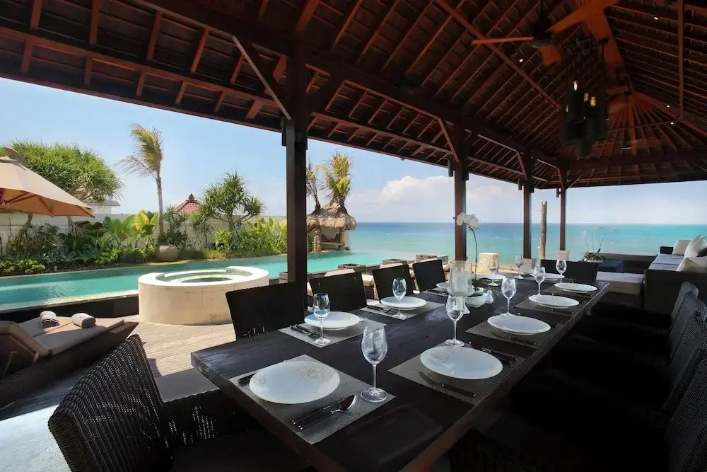 Villa Rosita Oceanfront Villa with Private Chef in Bali