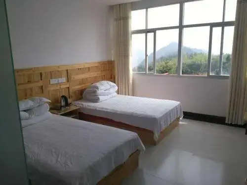 Dabie Mountain Longjinxia Homestay