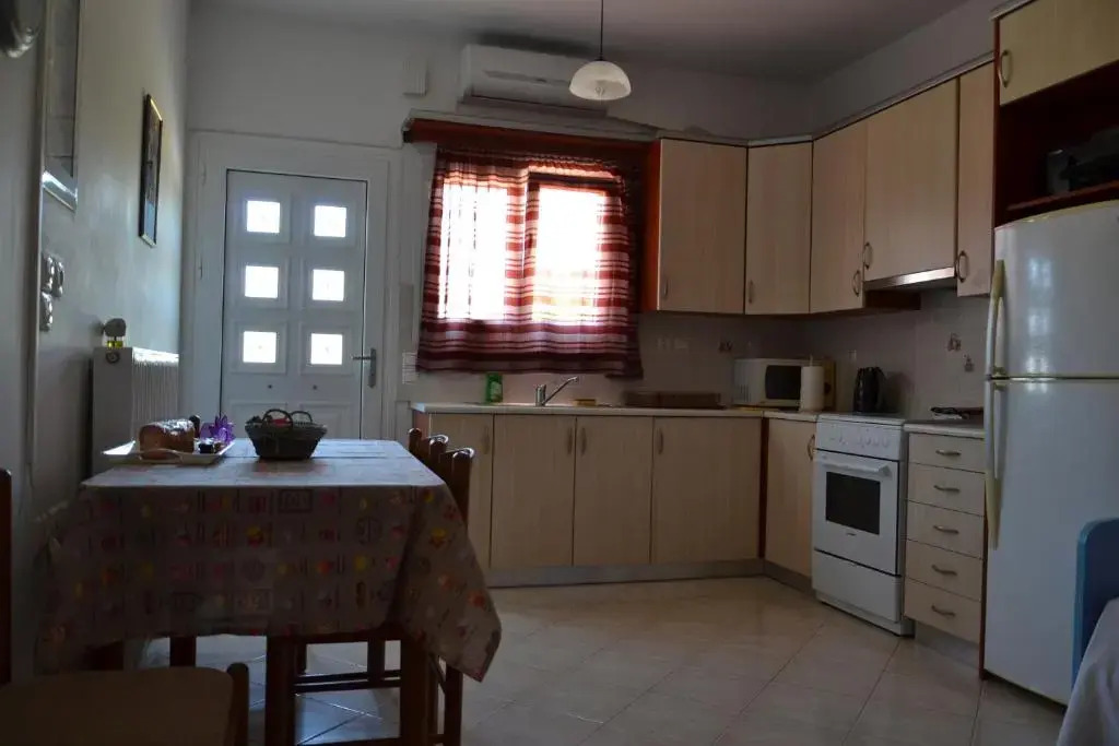 Spacious 1 bedroom apartment 2 km to Pessada beach