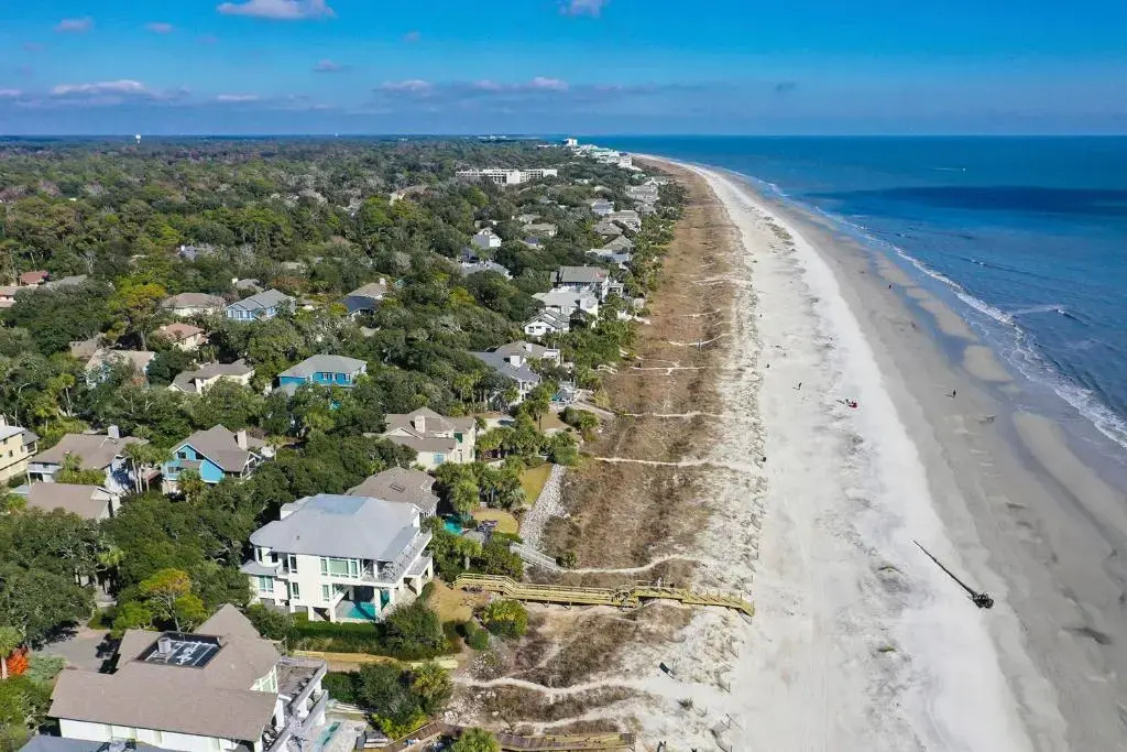 111 Dune Ln 6 BR Oceanfront Home Forest