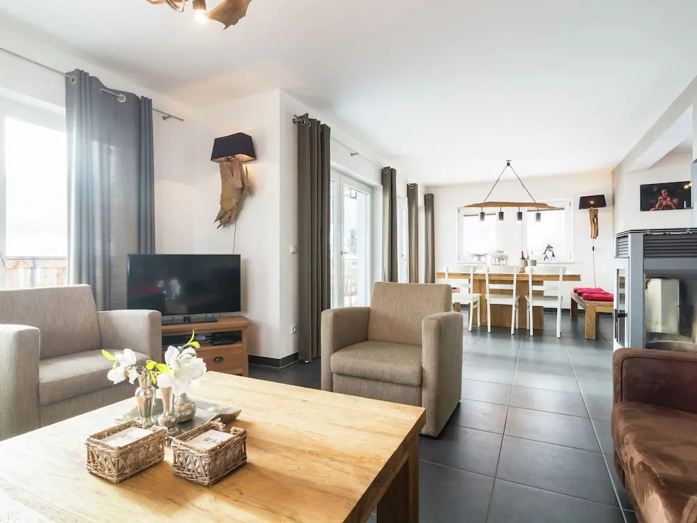 Lavish Chalet in Mauterndorf with Sauna & Hot Tub