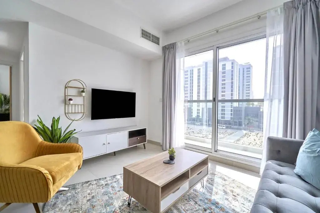 Stella Stays Chic 2 BDR Dubai JVC Large Terrace