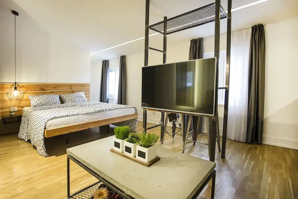 Atomic Apartment 02