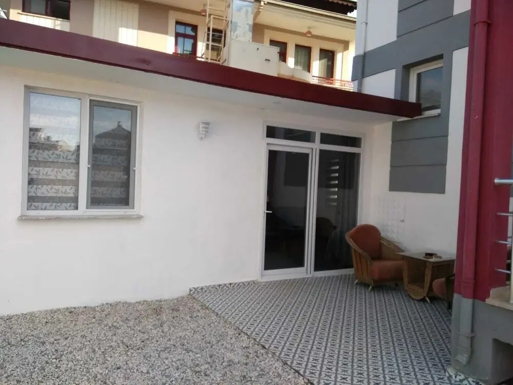 Paddys Apartments, Hisarönü