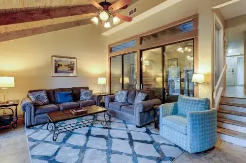2372 Racquet Club