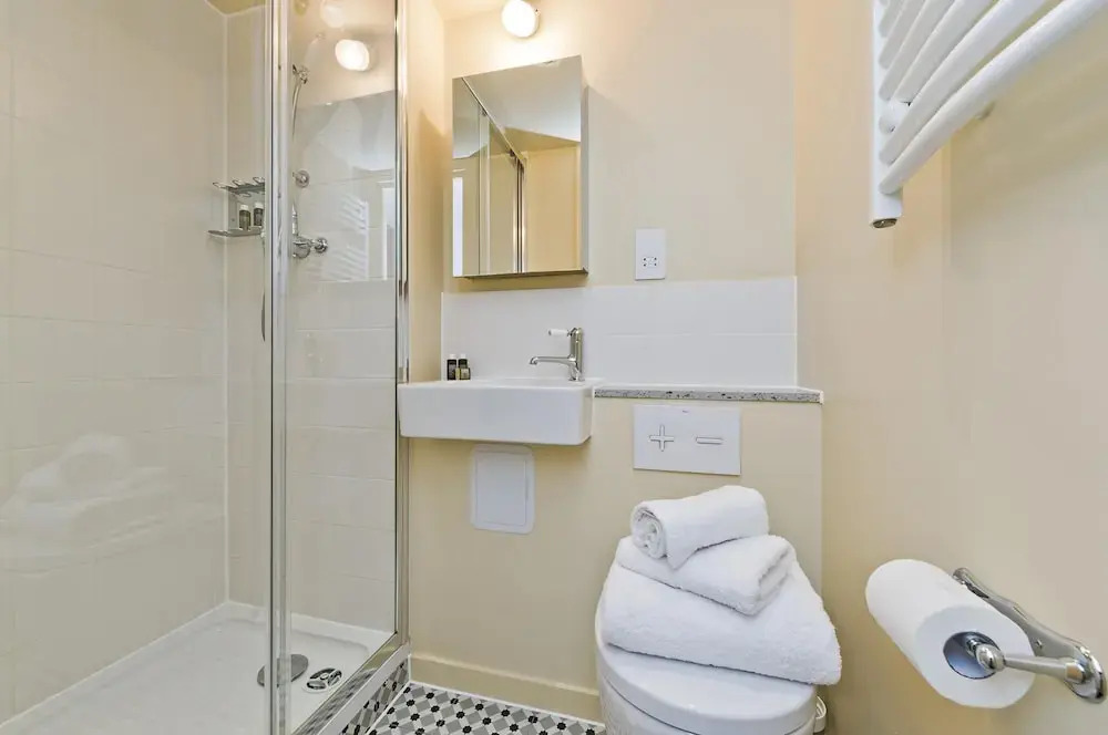 Bijou Pied a Terre Studio in Heritage Camden Terrace