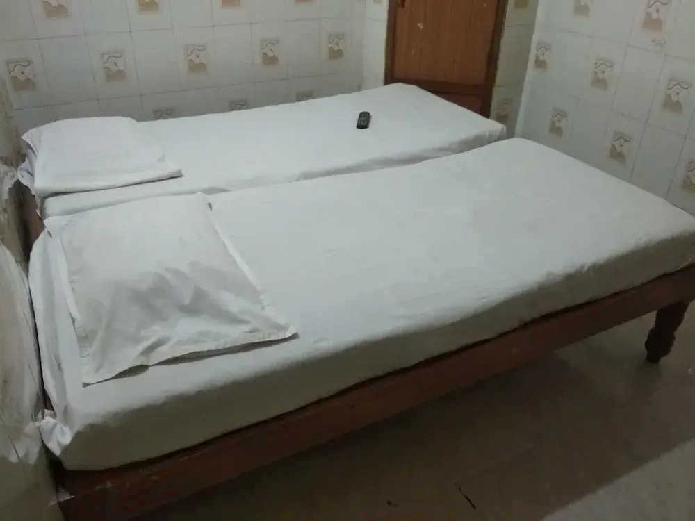 Iroomz Sai Relax Resiodency