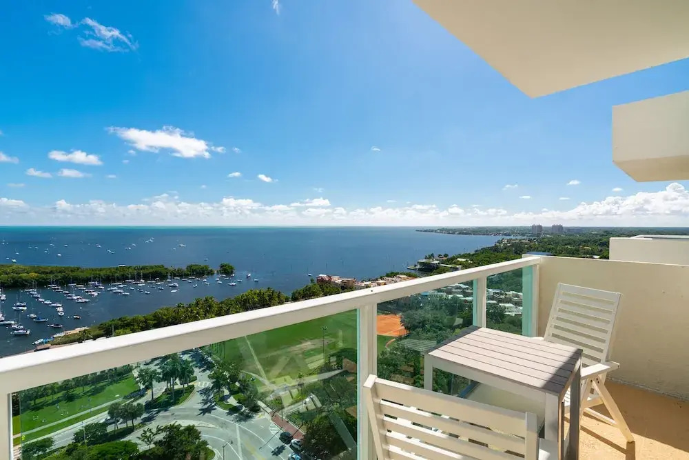 Million Dollar Ocean View Luxury Studio w/ Balcony + FREE PARKING