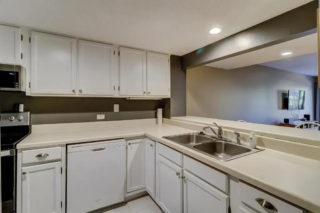 147 Greens 2 BR 25 BA Golf Shipyard