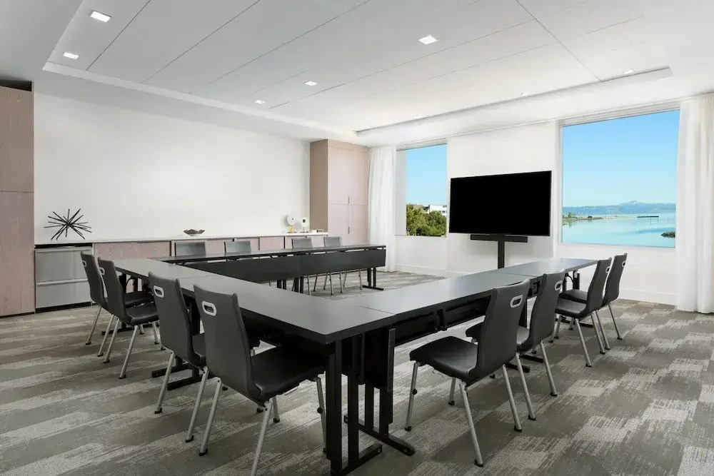 AC Hotel by Marriott San Francisco Airport/Oyster Point Waterfront