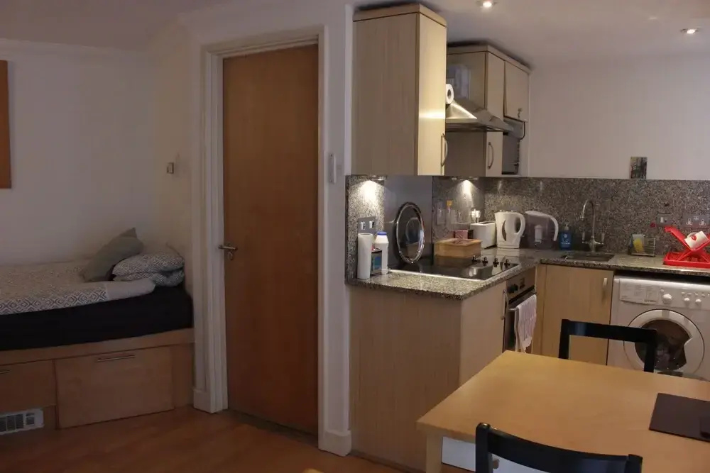 Tower Hill Studio Appartment