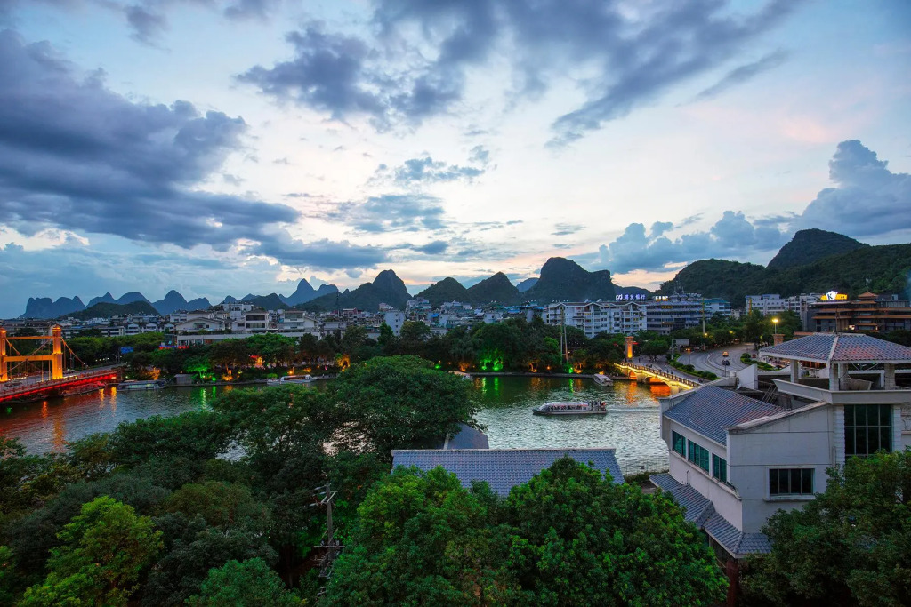 Guihu Bieyuan Riverside View Homestay