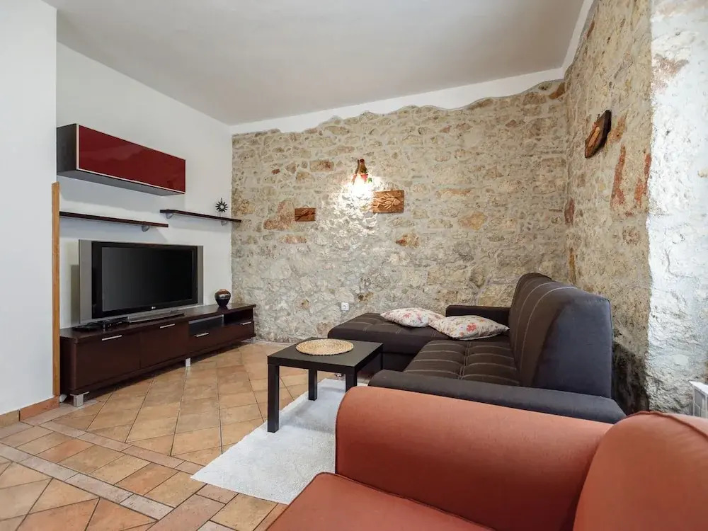 Neat Apartment on the Ground Floor Near Pula, With Shared Swimming Pool and Wifi