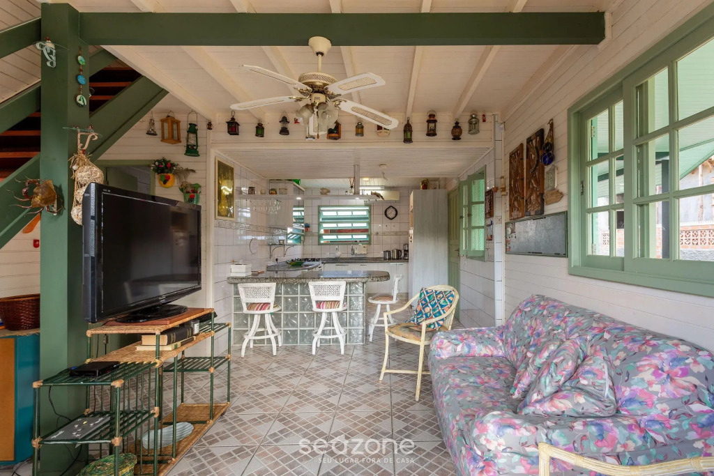 Sobrado agradável c/ churrasq. 90m do mar RDD657