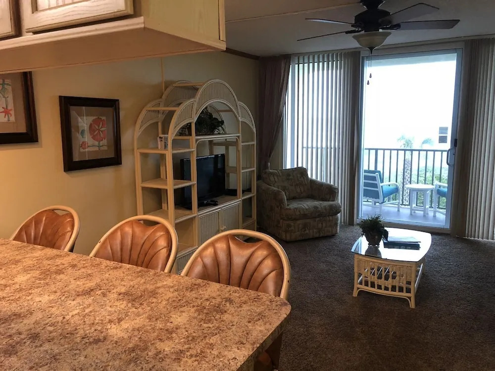Cocoa Beach Ocean Landing Resort“ Ocean Front Apartment