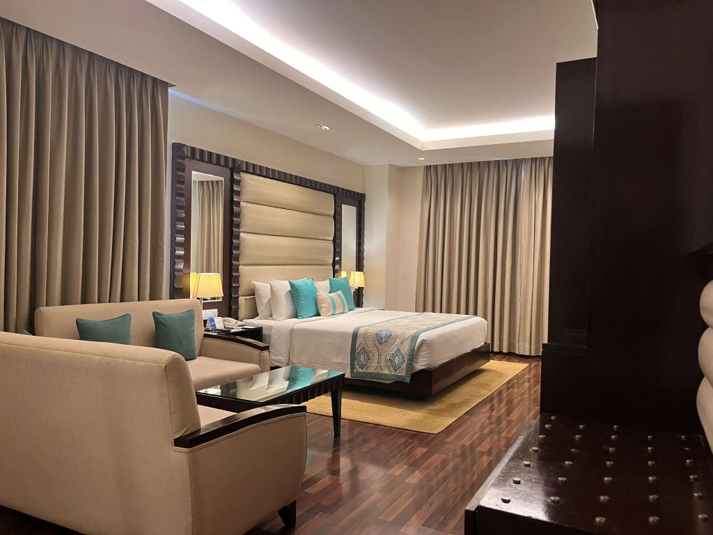 Deventure Sarovar Portico Kapashera, New Delhi