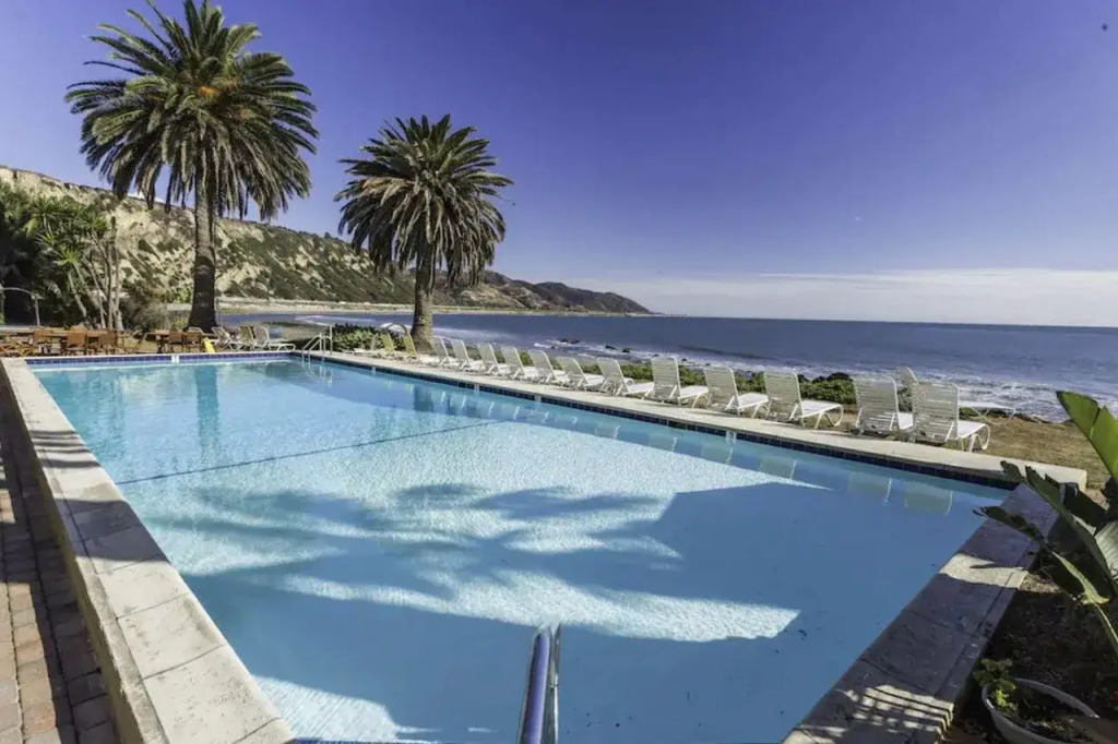 Cliff House Inn
