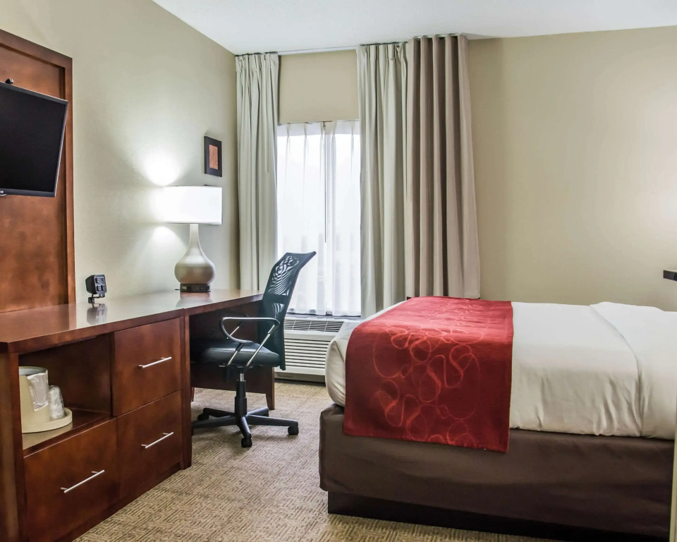 Comfort Suites University - Research Park