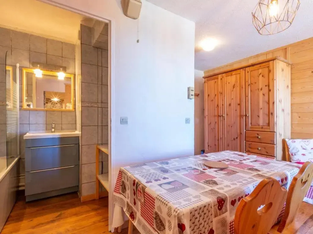 Appartement Plagne Soleil, 2 pièces, 5 personnes - FR-1-351-68