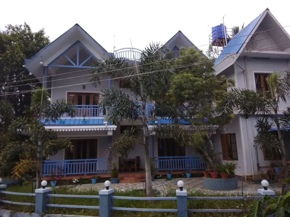 Room-1 Bedroom With Balcony Mountain Vie