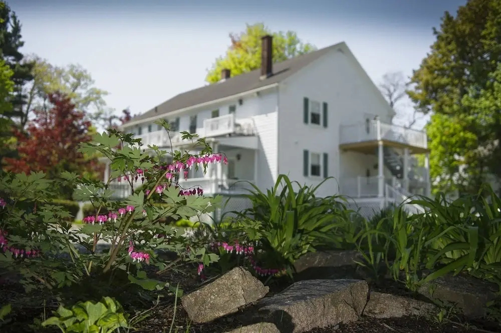 Annes White Columns Inn