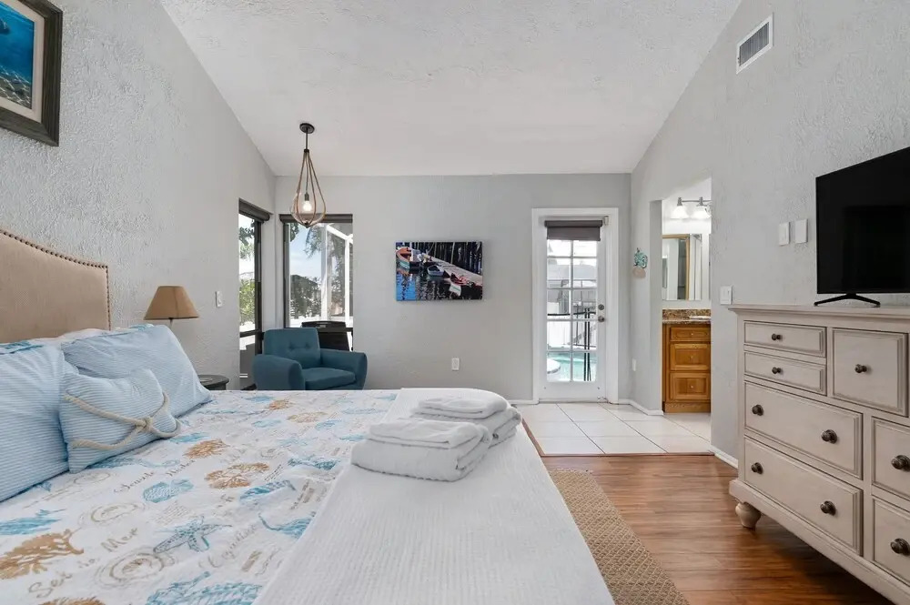 Private 4 Bedroom Pool Spa Home Located on Palma Sola Blvd 4 Home by Redawning