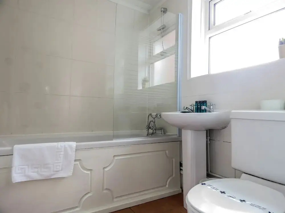 Tudors eSuites Historic Townhouse Birmingham with Garden