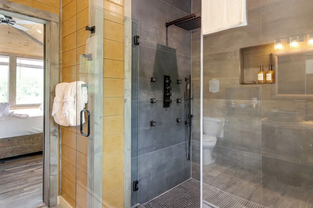 Luxury Sevierville Cabin w/ Private Hot Tub!