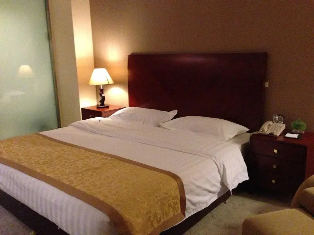 Eagle Canyon Hotel
