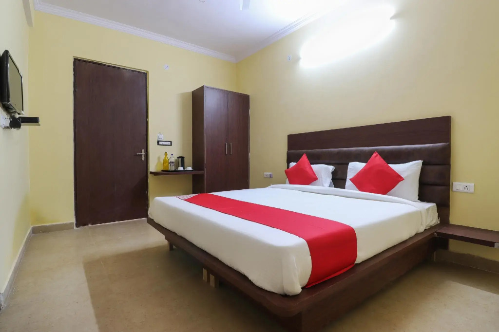 OYO Flagship 61177 Hotel Pratap Inn