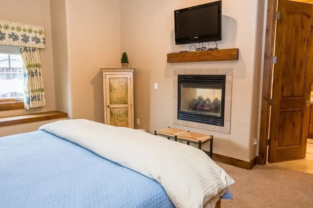 Base Camp 462 4 Bedroom Holiday Home by Winter Park Lodging Company