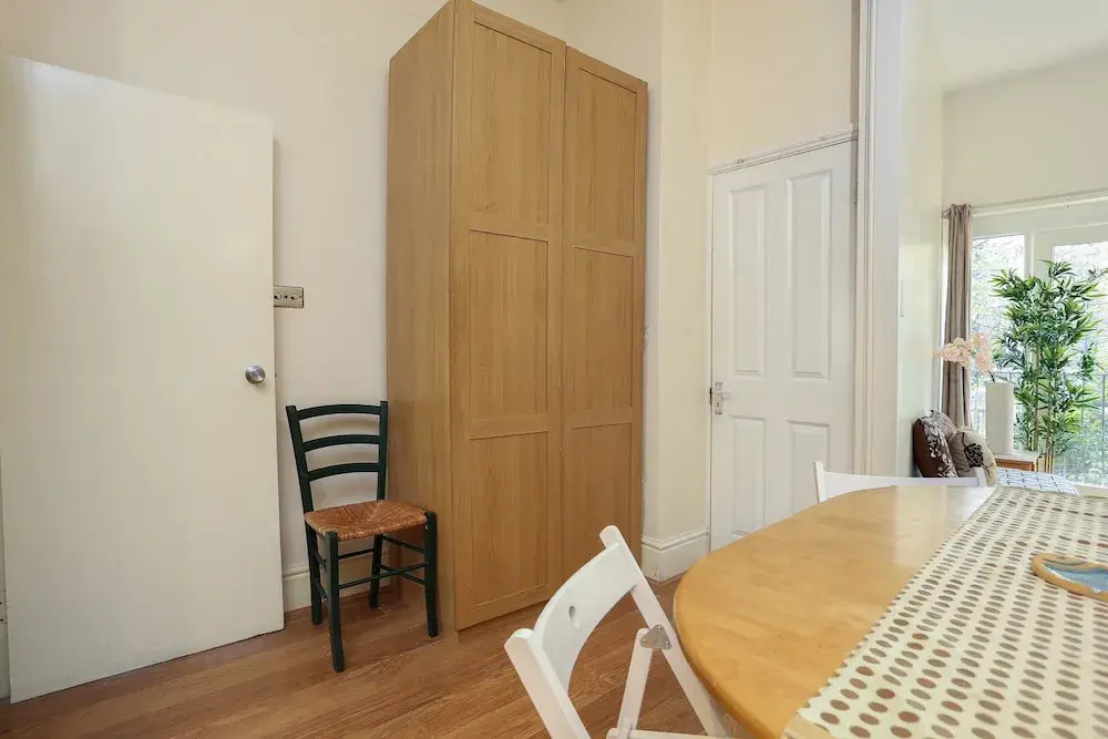 3 Bed Kensington Apartment with Balcony