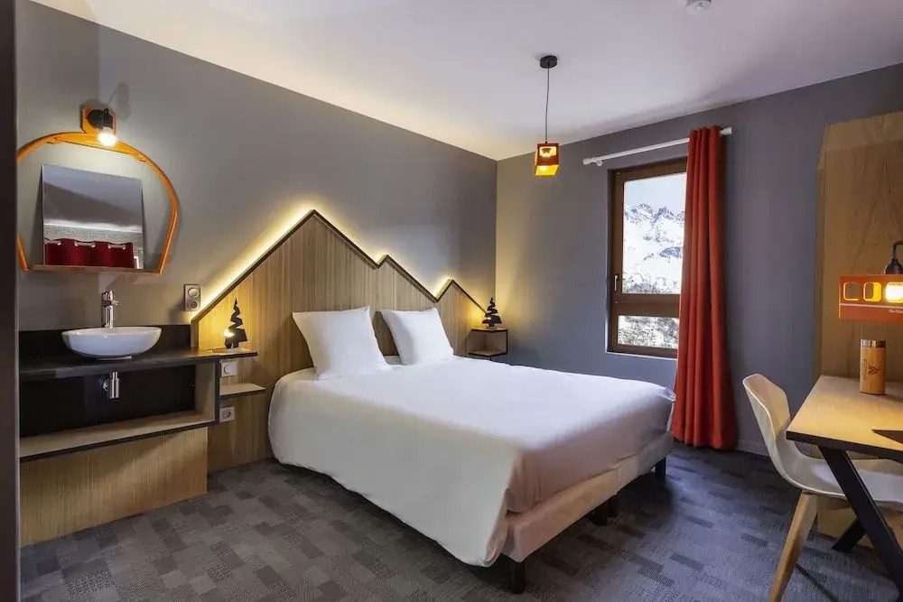 Hotel Base Camp Lodge - Bourg Saint Maurice