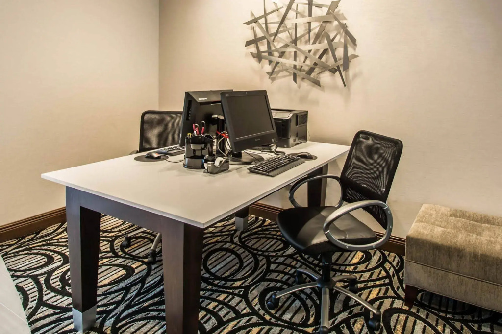 Comfort Suites Fort Lauderdale Airport South & Cruise Port