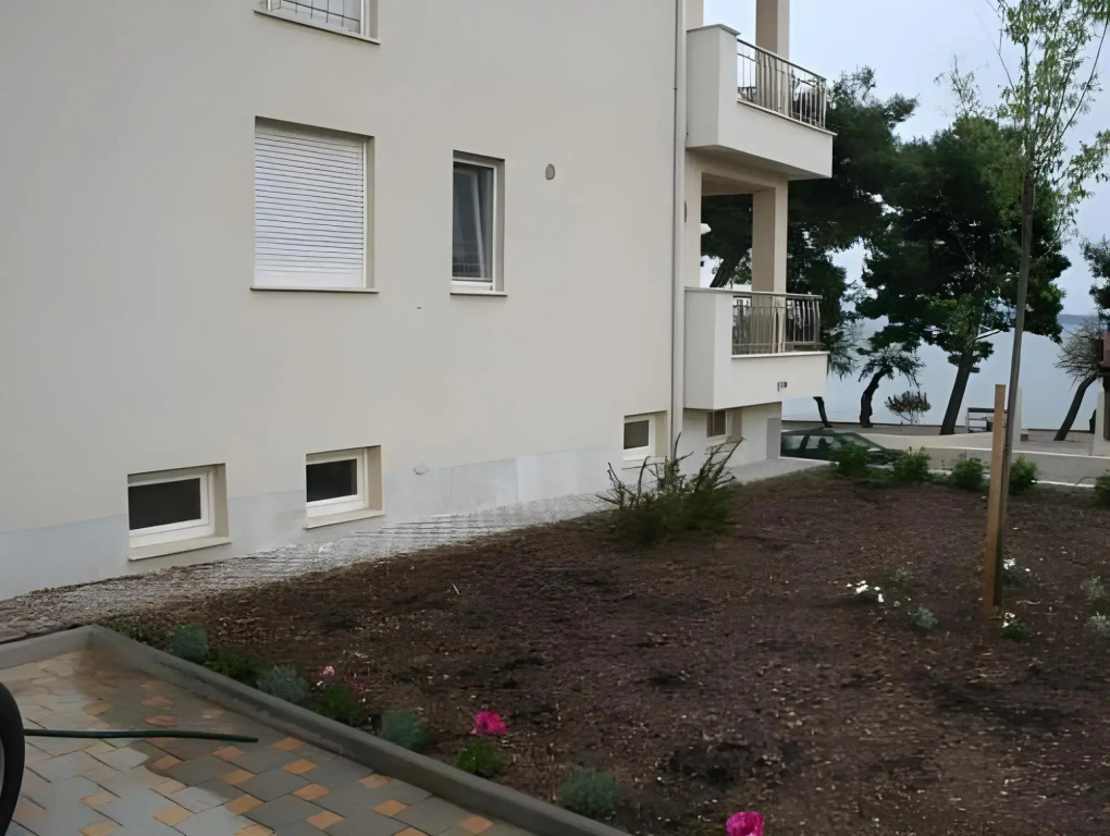 Beachfront Apartments Gabine