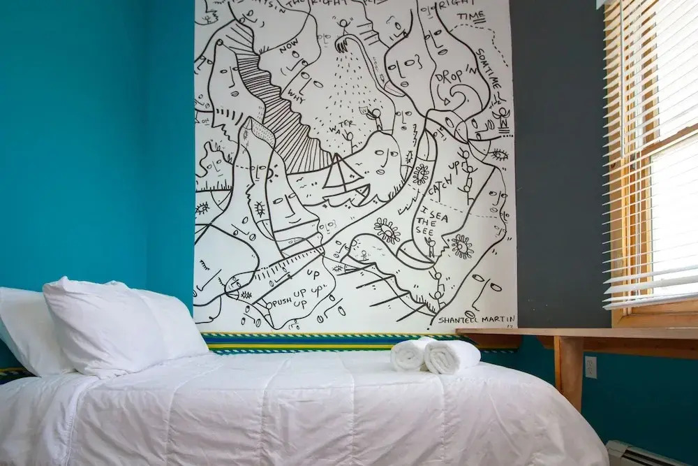 The High Tide Studio #5 Studio Bedroom Hotel Room by Redawning