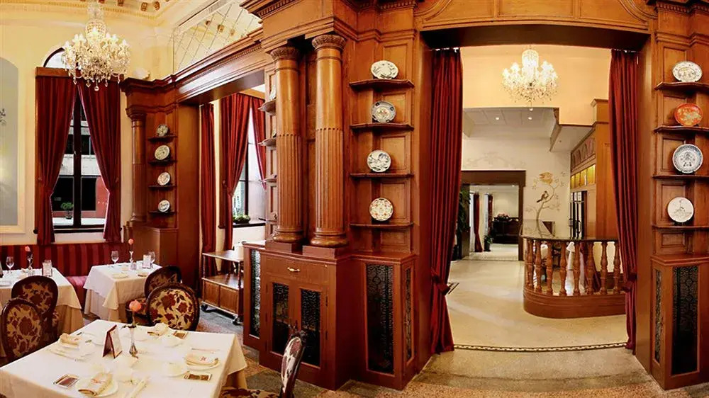 Astor House Hotel