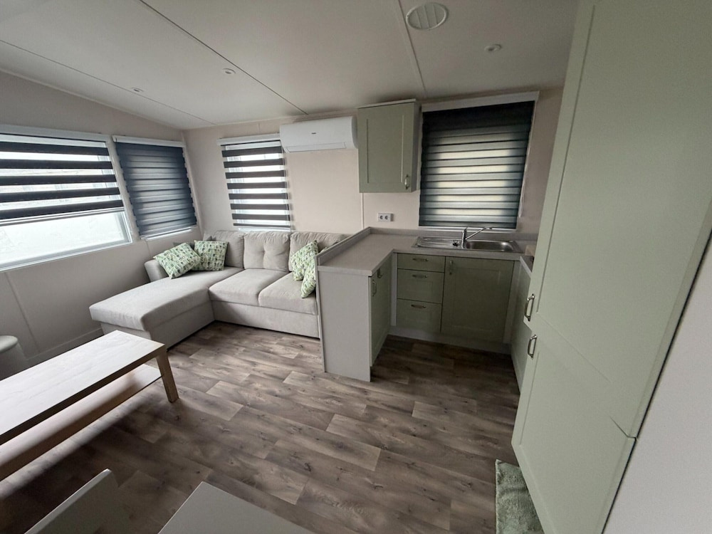 Mobile Home With Garden and Terrace