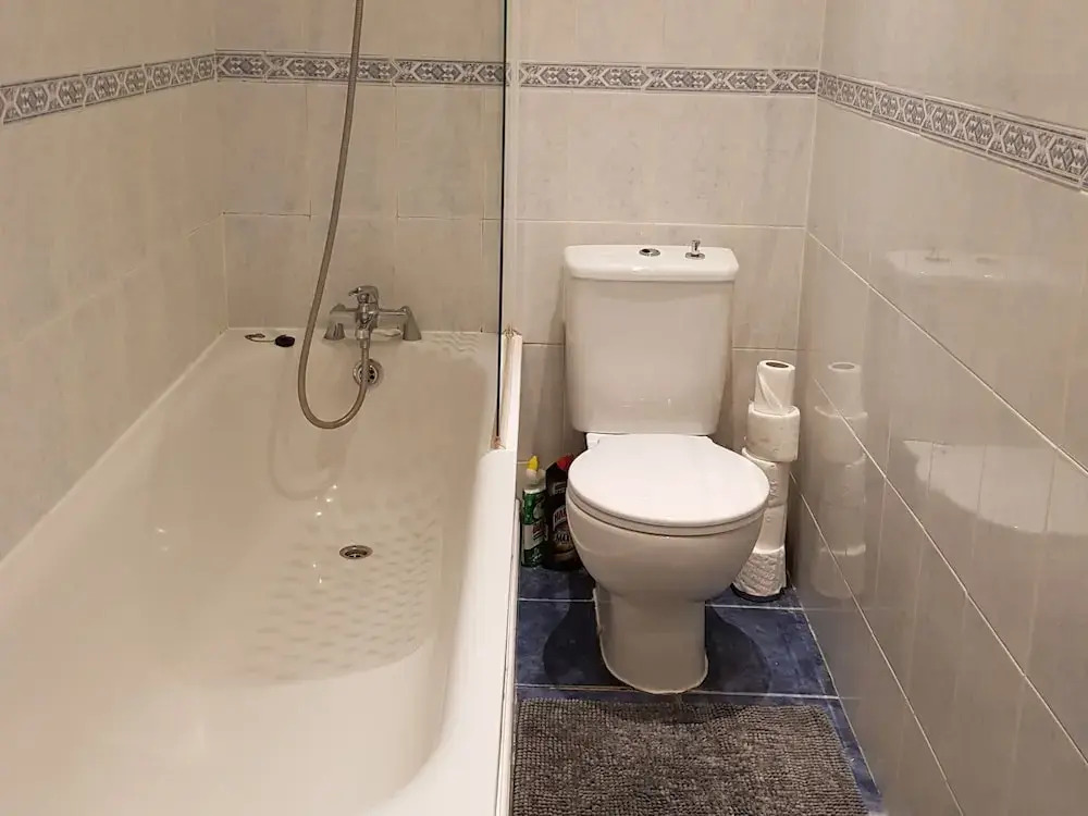 Modern 2 Bedroom Flat in Victoria - Zone 1