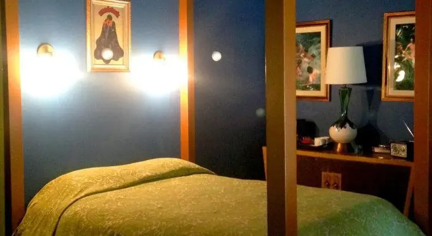 The White Dove Rockotel