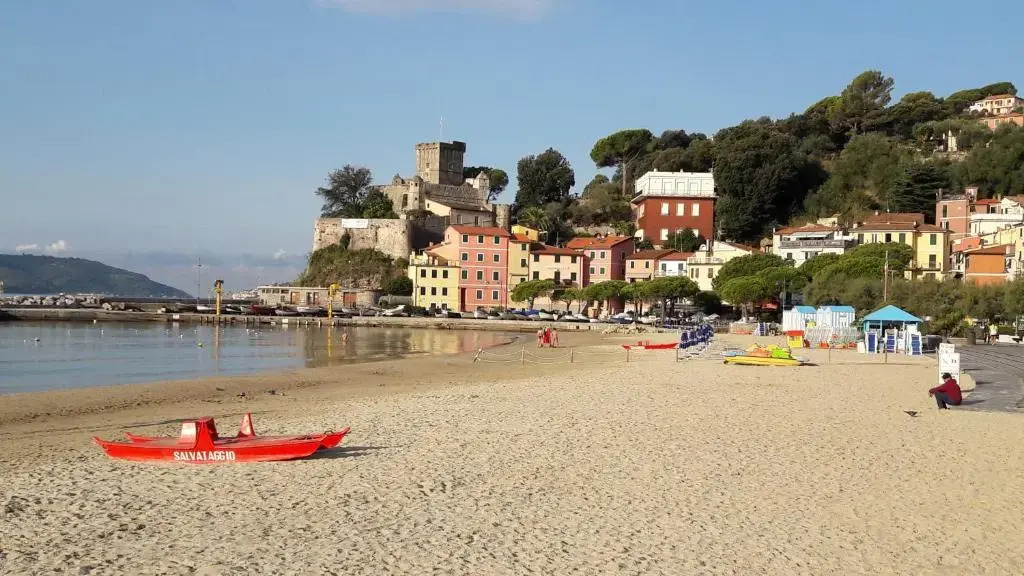 Mansard apart Alba - Sea 5 Terre-trekking-excursions-relax