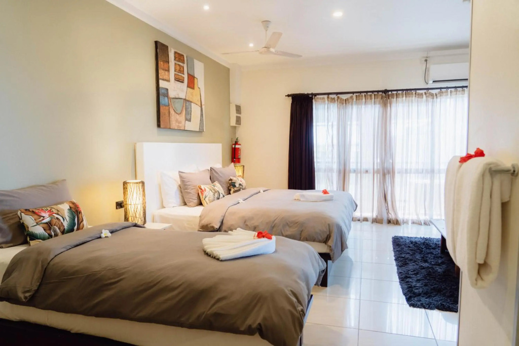 Smugglers Cove Beach Resort & Hotel