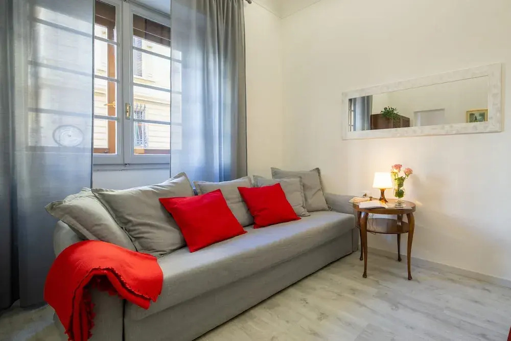 Central Station Apartment by Mmega
