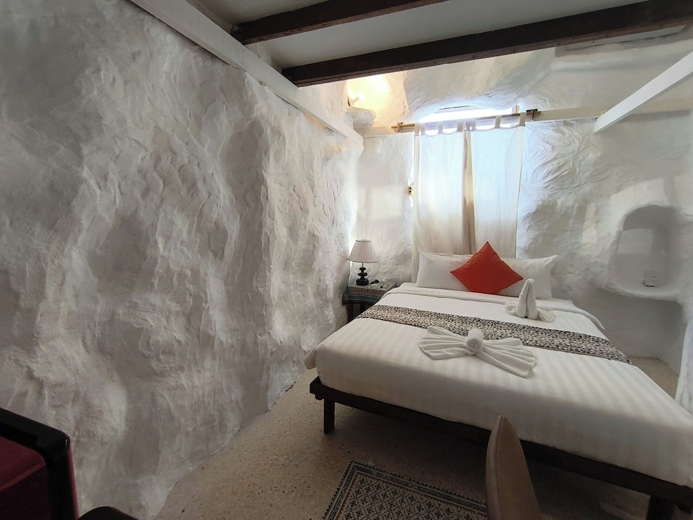 OXY Cave Homestay Mũi Né